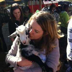 Meet your Posher, Lara